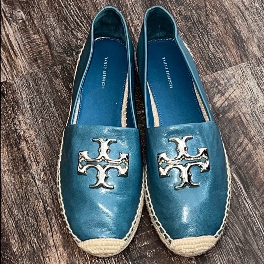 NWOT Tory Burch Teal Espadrilles with Silver Logo - Picture 2 of 4